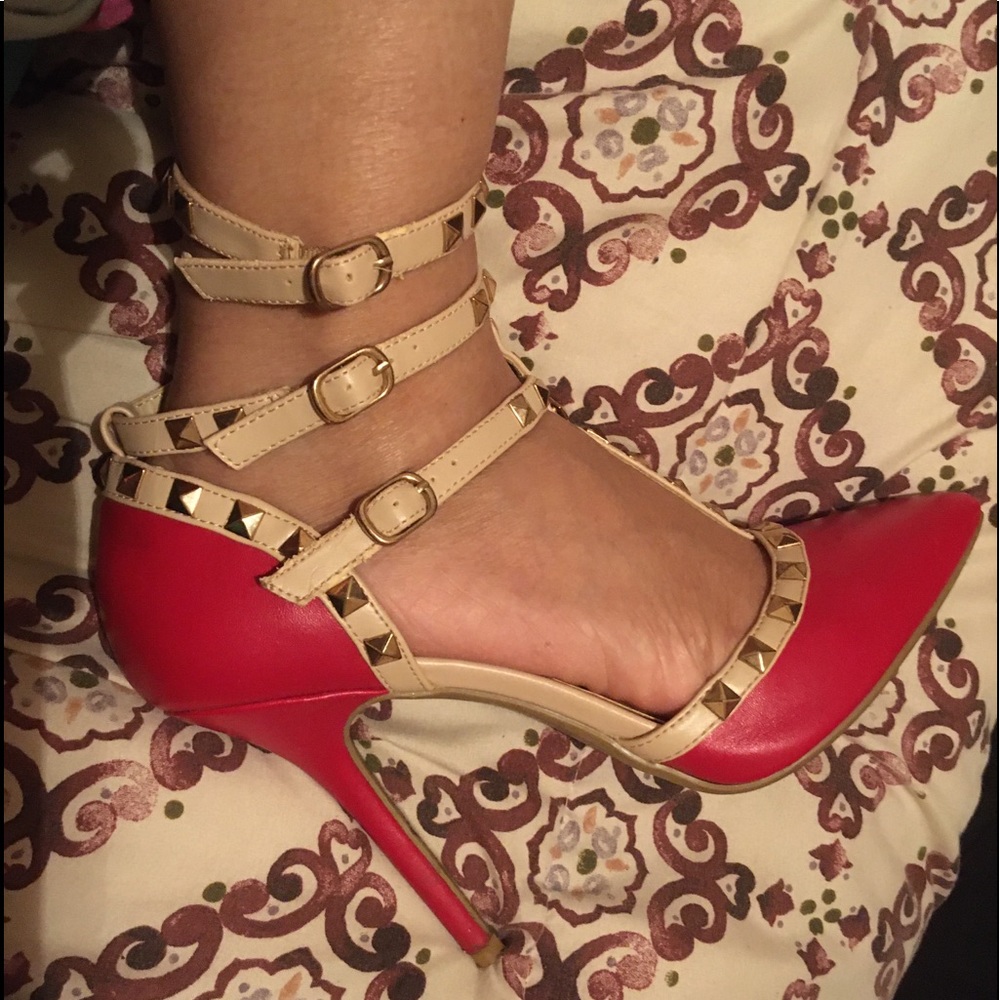 Wild Diva Lounge red shoes size 8.5